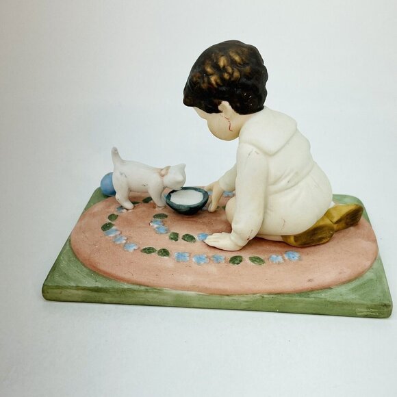 Vintage Porcelain Figurine Boy Feeding Cat Bessie Pease Gutmann 1985 Taiwan - Picture 5 of 12